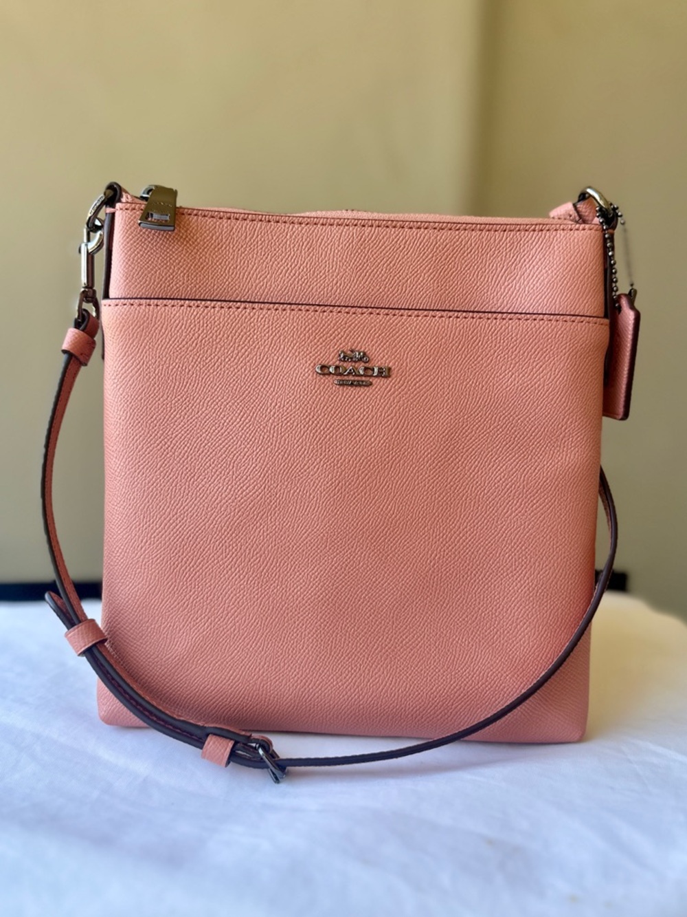 COACH Kitt Messenger Crossbody Bag Candy Pink Leather (Dusty Blush)